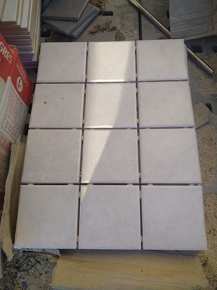 Lattialaatta 10x10
