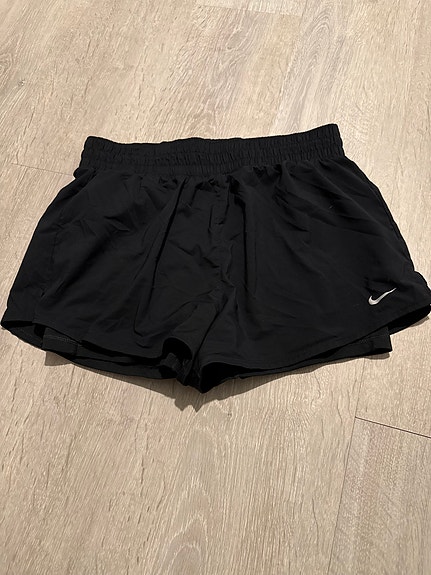 Nike shortsit