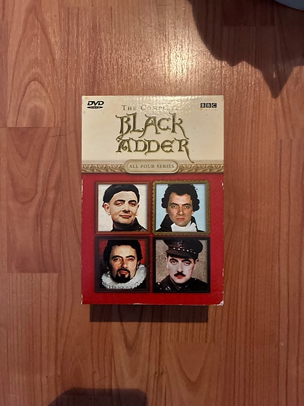 BBC Blackadder Musta kyy DVD-boksi suomitekstit