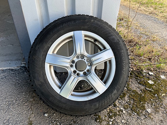 Nastarenkaat 195/65R15 aluilla tai ilman