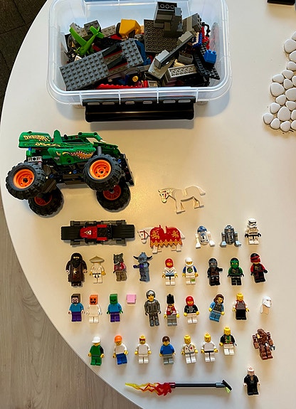 Iso LEGO-paketti: Technic Monster Jam (toimiva!), Star Wars, Harry Potter jne.