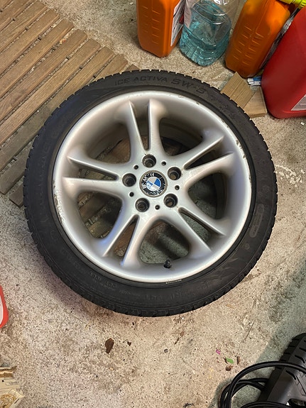 BMW vanteet nastarenkailla