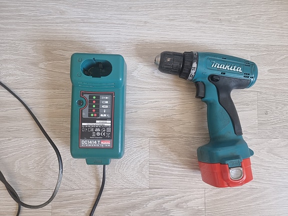Makita ruuvinväännin