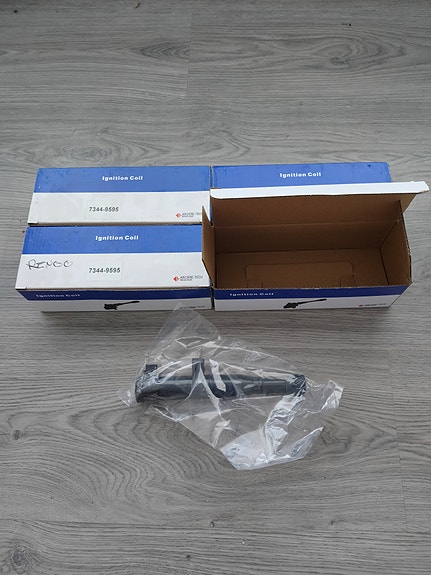 4kpl Renault sytytyspuolia 7344-9595 uusia