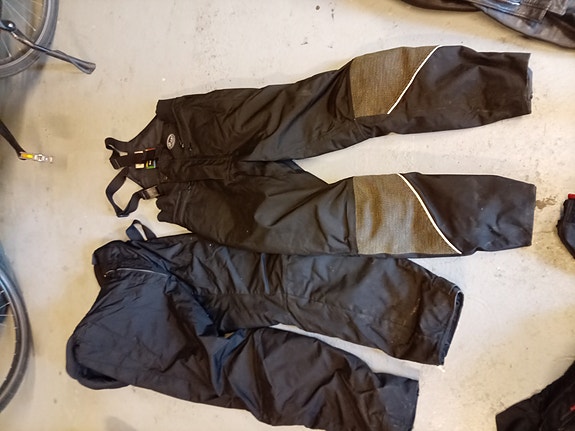 Ajohousuja goretex