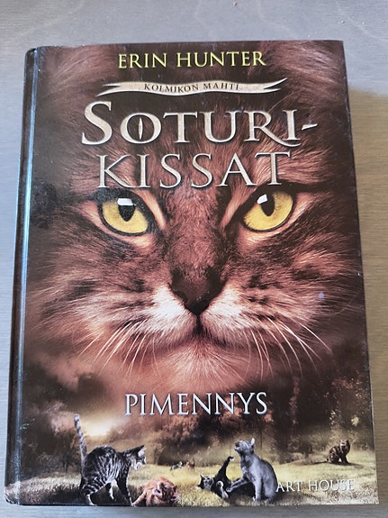 Erin Hunter: Soturikissat Pimennys kirja