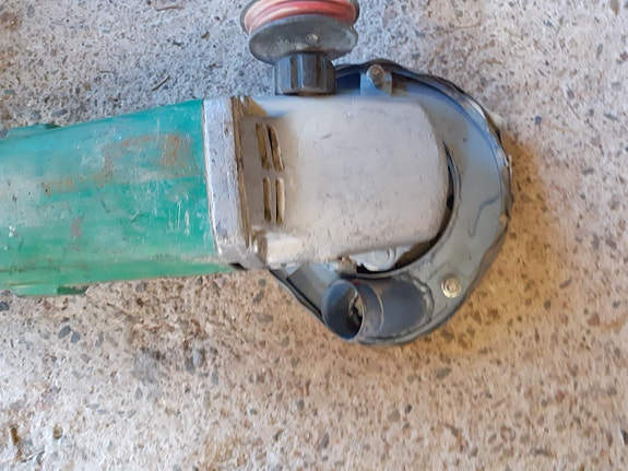 Kulmahiomakone Hitachi Hi-Koki 230 mm betoninhionta varustein