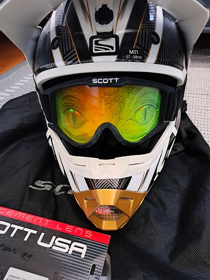 Scott crossikypärä & lasit