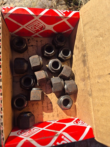 Ford pyörän mutterit 12mm 16kpl