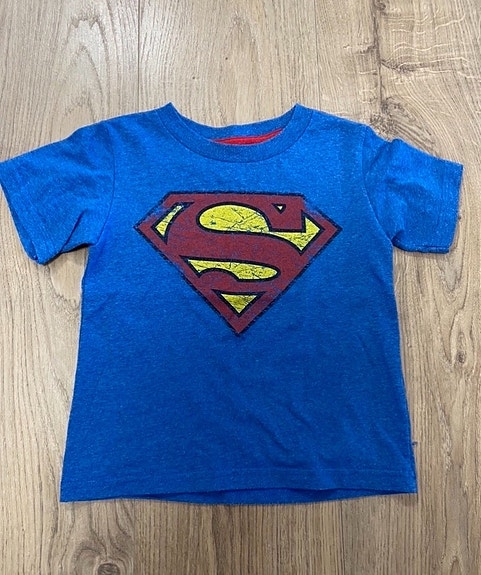 T-paita 104, supermies