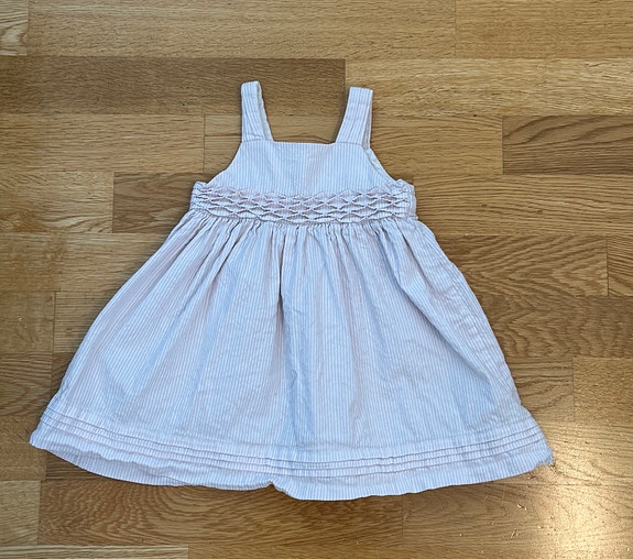 Benetton (juhla)mekko 80, Huom! Kaikki osta 3 maksa 2