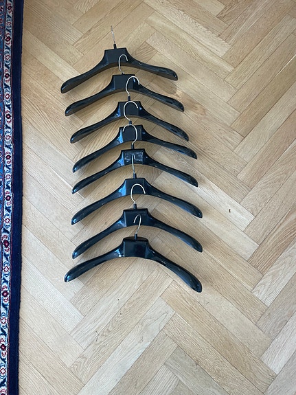 8 kpl mustia Sarvis / Majuri ripustimia / henkareita