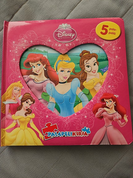 Disney prinsessat palapelikirja