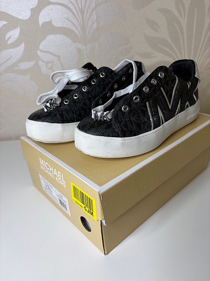 Michael Kors, koko 33
