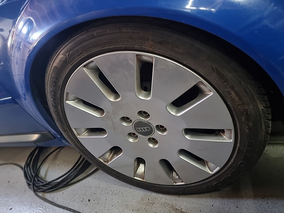 Audi a8 vanteet