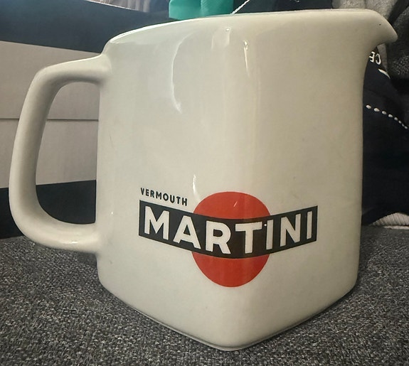 Arabia jääpalakannu Martini-logolla valkoinen
