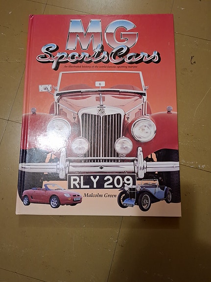 MG Sports Cars -kirja kovakantinen