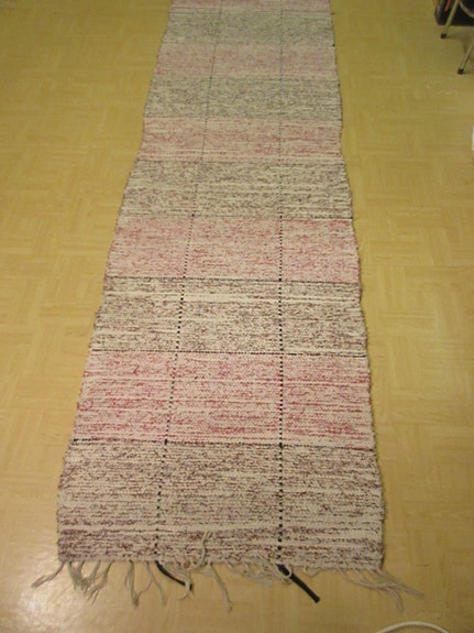 Pitkä käytävämatto,  ruutukuviolla 337 * 77 cm