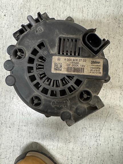 Mercedes-Benz laturi A 000 906 27 22