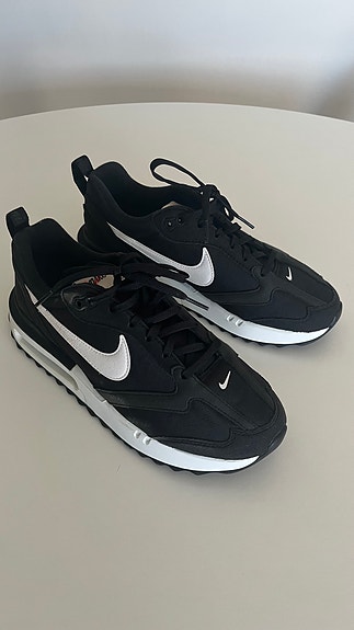 Nike Air Max Dawn, musta 41, uusi!