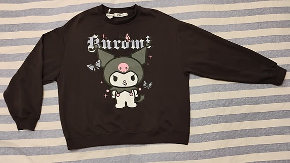 Hello Kitty L kokoinen printti collegepusero