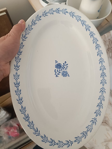 Soikea tarjoiluvati Arabia