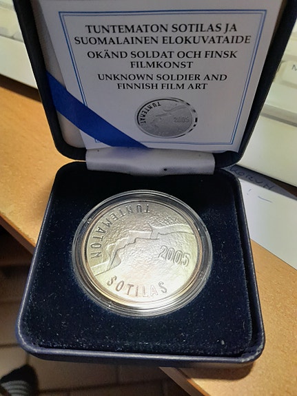 Tuntematon sotilas 10 Euro.