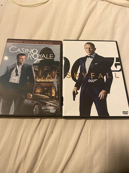 James Bond Casino Royale ja Skyfall DVD-elokuvat