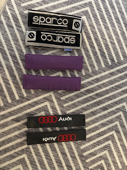 Sparco,Audi ja bride turvavyön pehmusteet musta ja violetti