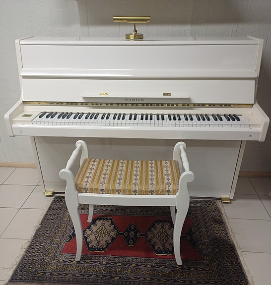 Piano Samick SU-110