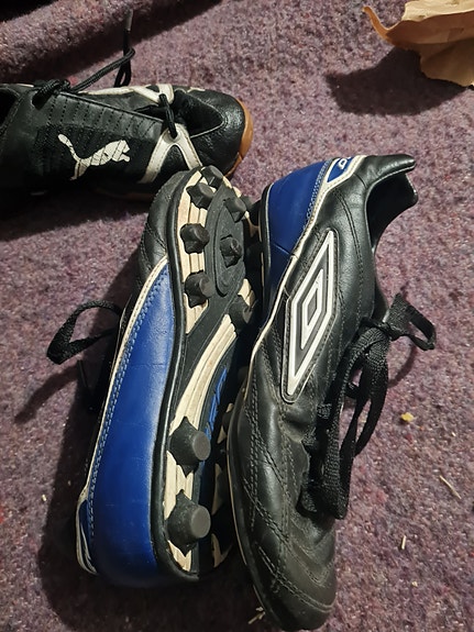 Umbro jalkapallo kengät koko 38