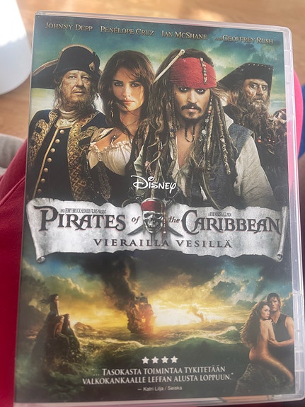 Disney Pirates of the Caribbean: Vierailla vesillä DVD-elokuva