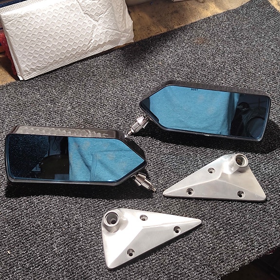 Tuning peilit autoon