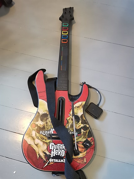 Guitar hero metallica kitara playstation 3 / pc