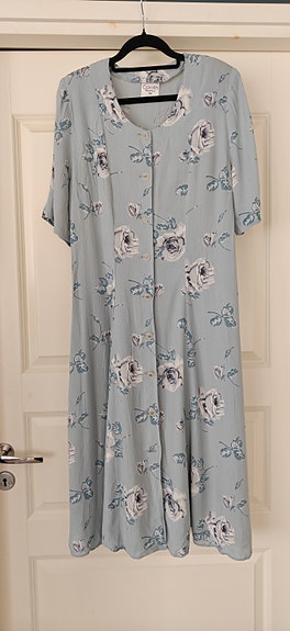 Kotimainen mekko