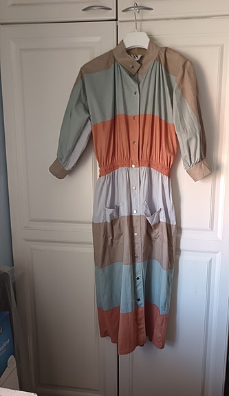 Vuokko Nurmesniemen  mekko n 1982