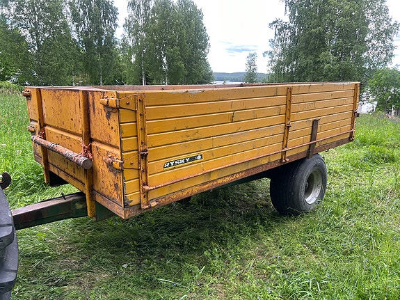 Rysky kippaava kärry
