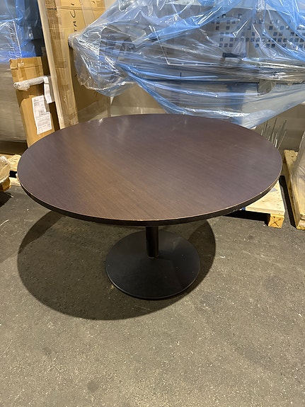 Pöytä halk 120cm, RST-jalalla.