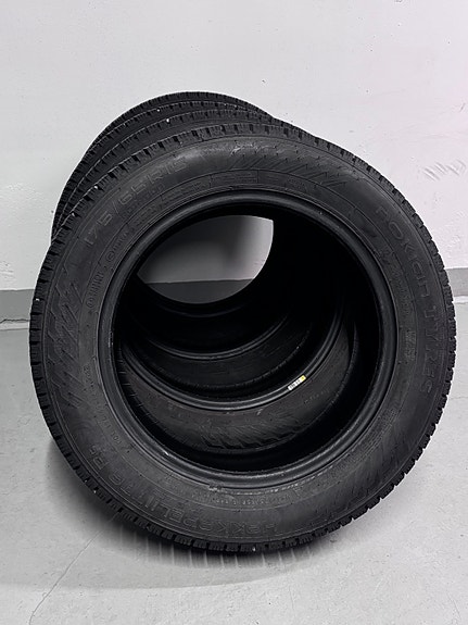 Nokian Hakkapeliitta R5 kitkarenkaat, 175/65 R15