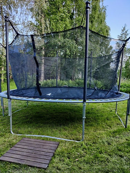 Trampoliini 4 metriä