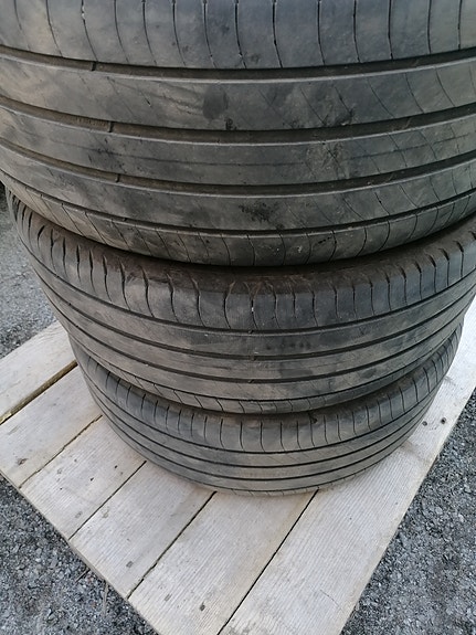 Michelin Kesärenkaat 235/50 R19