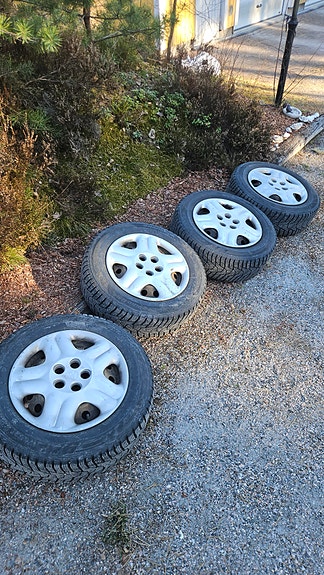 Nastarenkaat toyotaan