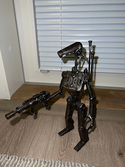 Käsintehty metallinen Star Wars drooni figuuri