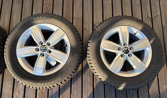 Uudenveroiset Hakkapeliitta 10 Nastarenkaat VW alumiinivanteilla