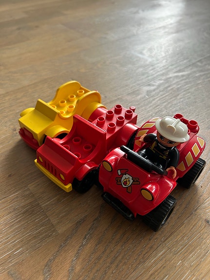 Lego Duplo City paloauto ajoneuvo