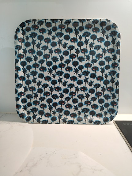 Design tarjotin Laura Merz