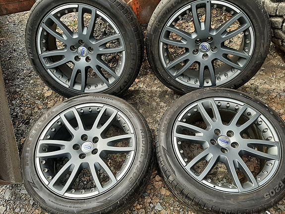VOLVO EX40 / EC40 / EX30 / VOLVO XC40. VOLVON ALUT JA KESÄR. 245X45X19
