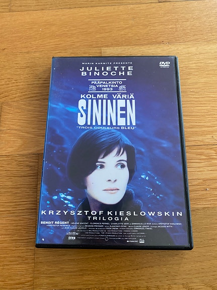 Kolme väriä Sininen dvd