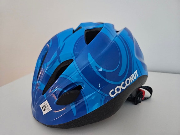 Coconut pyöräilykypärä sininen S