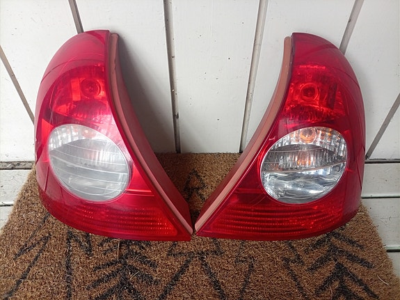 Renault Clio takaumpiot 2004vm